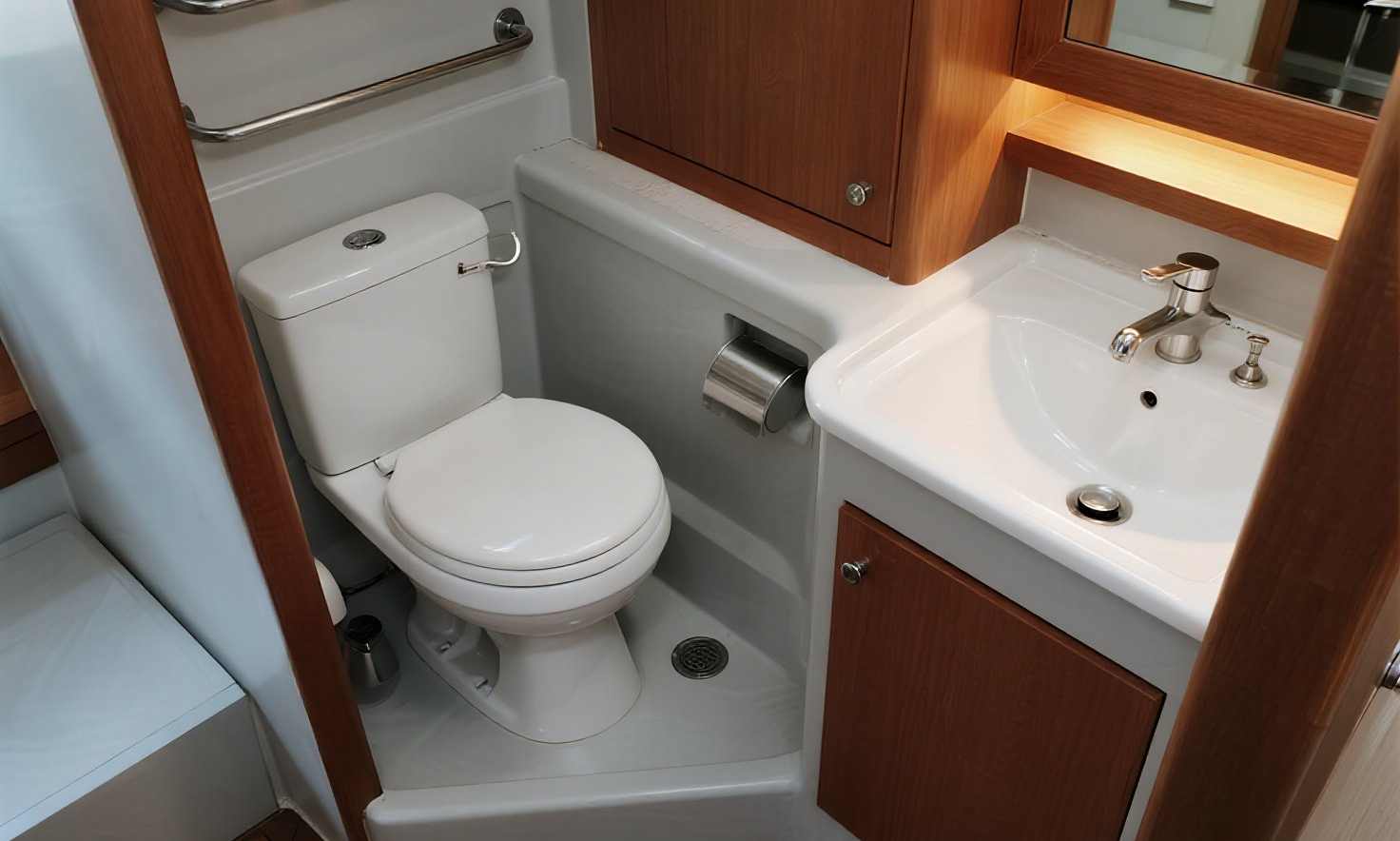 Toilet Cubicle Kapal 3