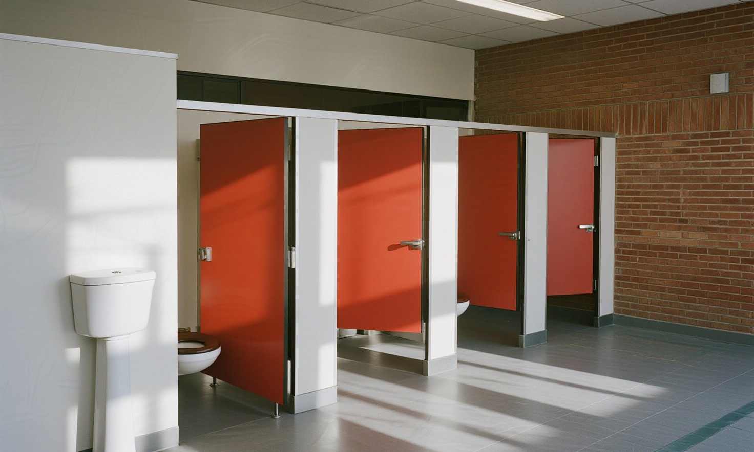 Toilet Cubicle Stasiun 4